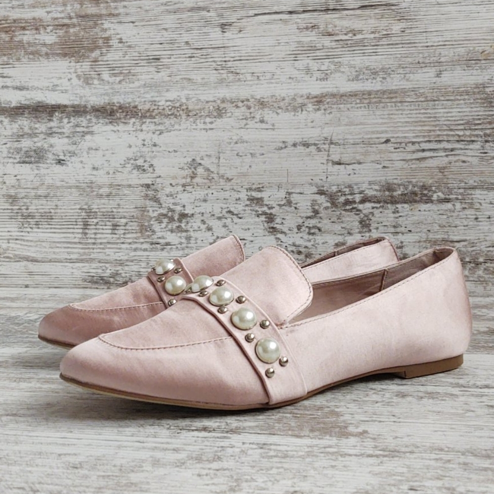 🟨ShoeDazzle Lt Pink Satin Pearl Silver Stud Flat..Super Cute🥰 - Picture 4 of 16